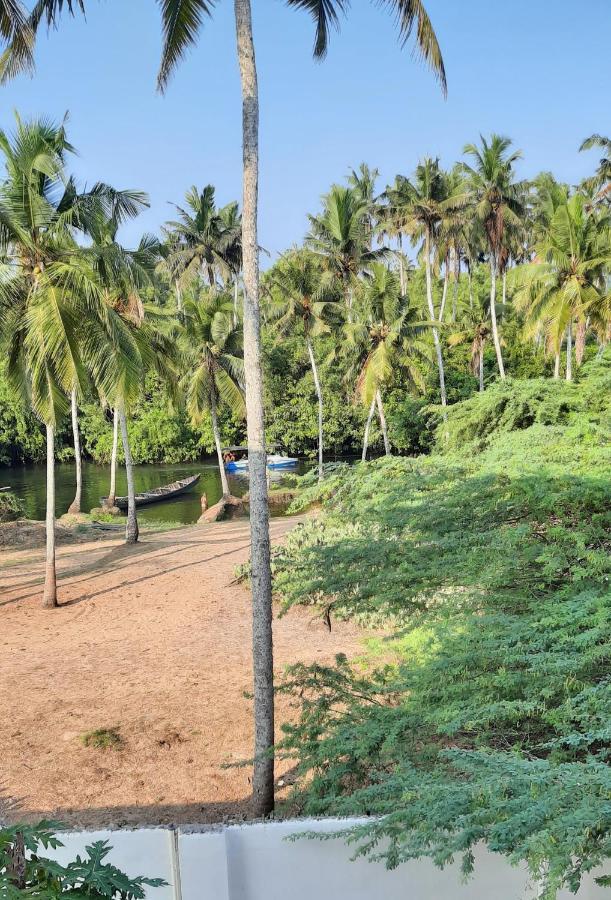 Poovar Sea View Rooms And Boating Family & Couple Only מראה חיצוני תמונה