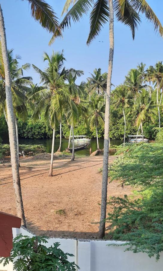 Poovar Sea View Rooms And Boating Family & Couple Only מראה חיצוני תמונה